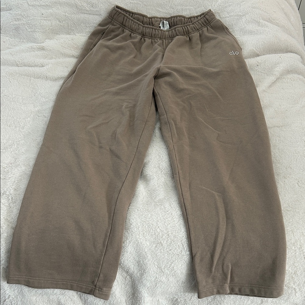 ALO Yoga Women's Taupe Straight Leg Pants